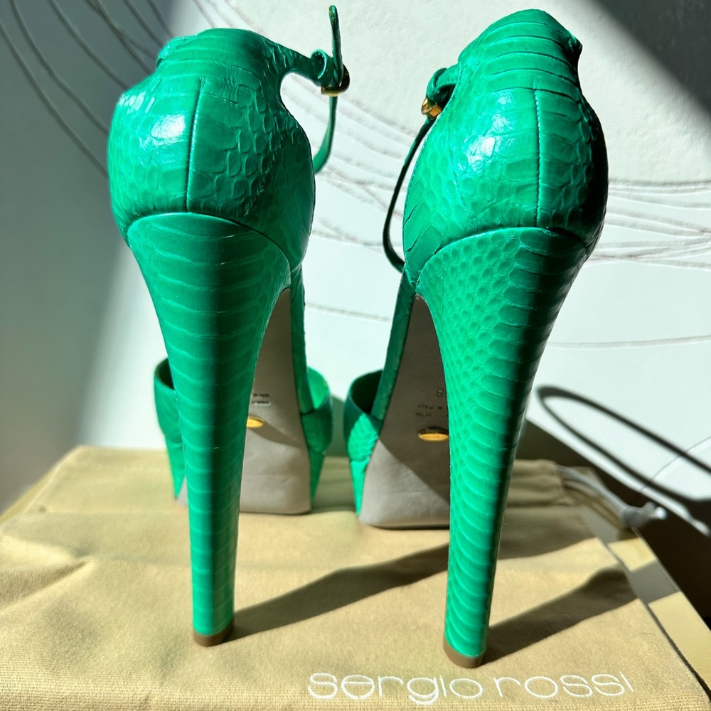 RARE New vintage Sergio Rossi high heel snakeskin pumps with ankle strap. - Picture 3 of 4
